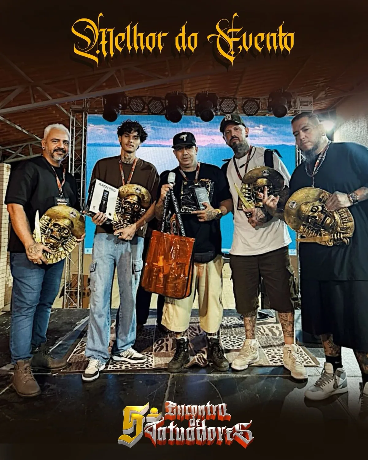 Ramon na premiação de Melhor do Evento, no 5º Encontro de Tatuadores